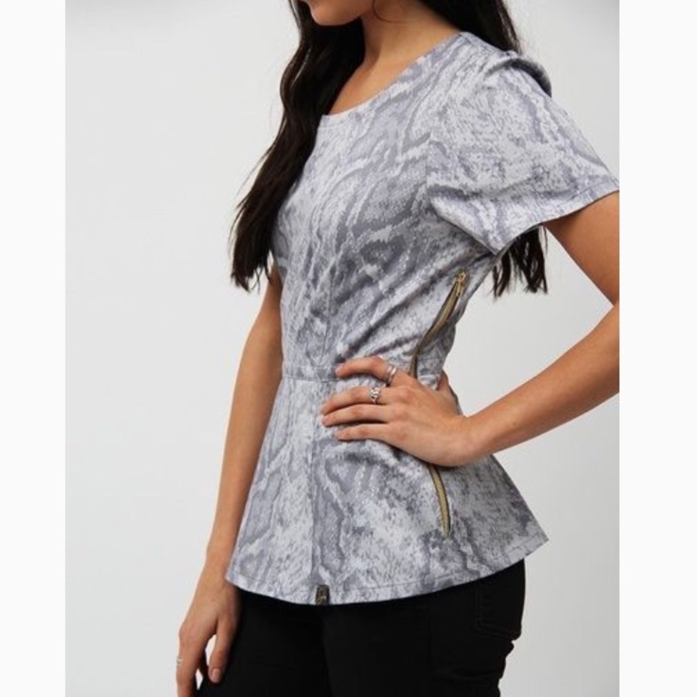 HTF Jaanuu Peplum Scrub Top 🐍 Snake Skin Print